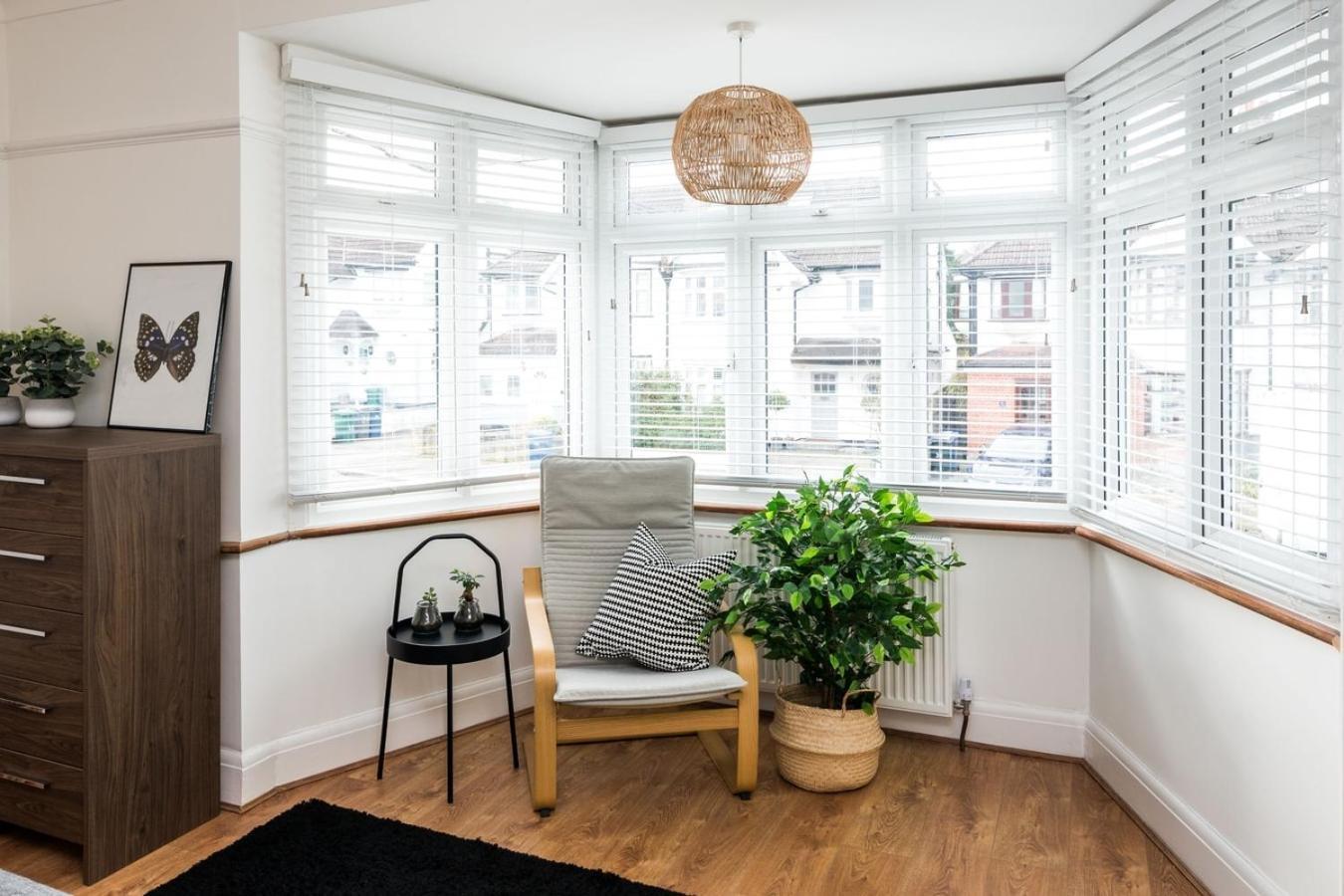 Contemporary 5 Bedroom With Garden North Finchley Holiday home