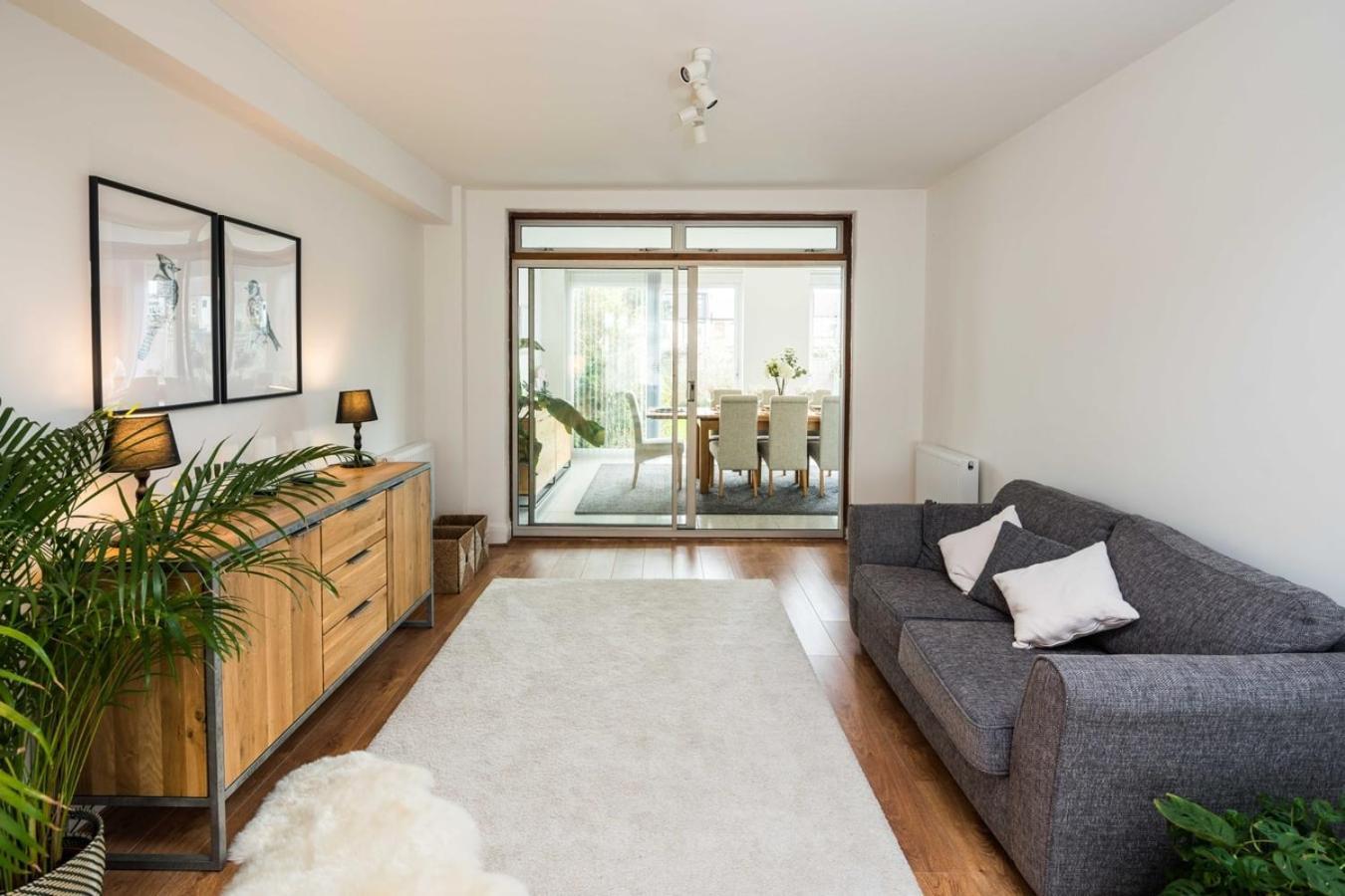 Holiday home Contemporary 5 Bedroom With Garden North Finchley *