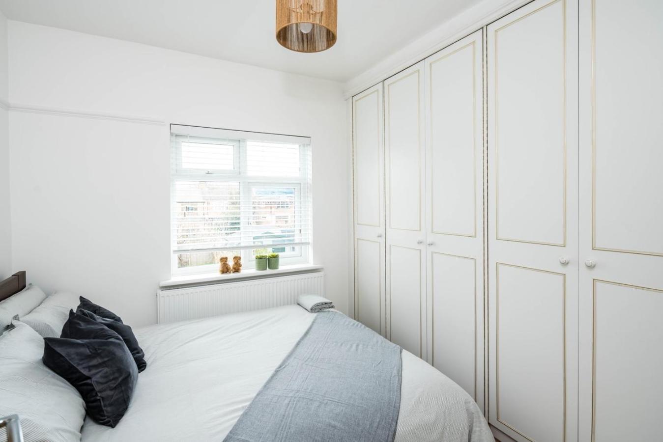 Contemporary 5 Bedroom With Garden North Finchley Holiday home London